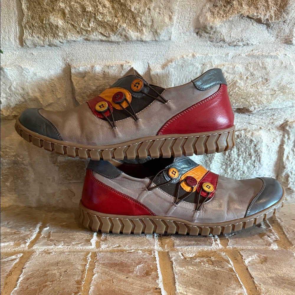 Spring Step Multicolor Flats - Picture 2 of 7